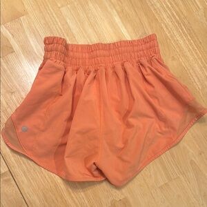 Lulu hotty hot shorts. Size 2